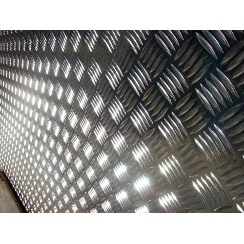 Hliníkový rýhovaný plech 1,5/2 mm - 5/6,5 mm Lze vybrat hliník Rýhovaný hliníkový plech Kvintetový plech na míru Jemný plech